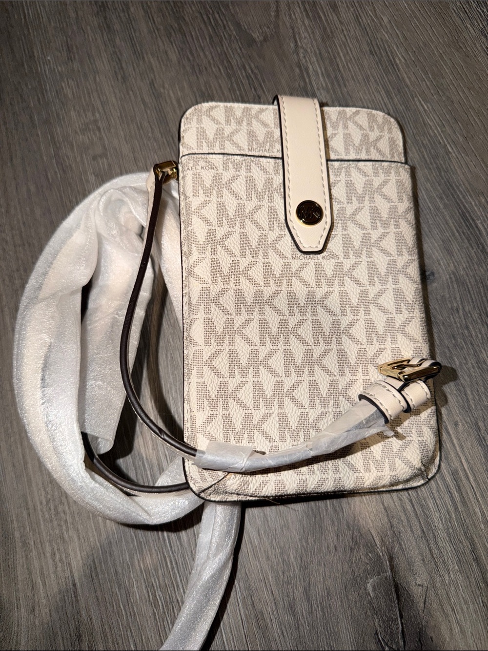 NWT Michael Kors Cream Logo Crossbody Phone Pouch